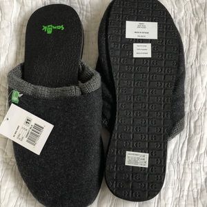Brand New! Sanuk BC Bee Knee Slippers size 11